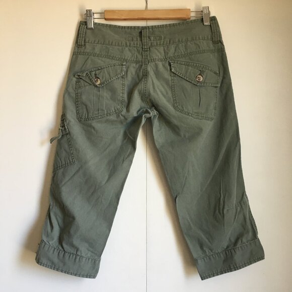 Vintage Y2K Low-Rise Army Green Utility Cargo Capris Shorts - Picture 2 of 15